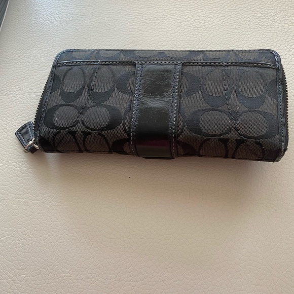 Coach Wallet - Picture 4 of 4